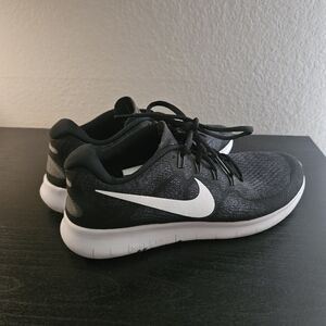 Size 8 women's Nikes